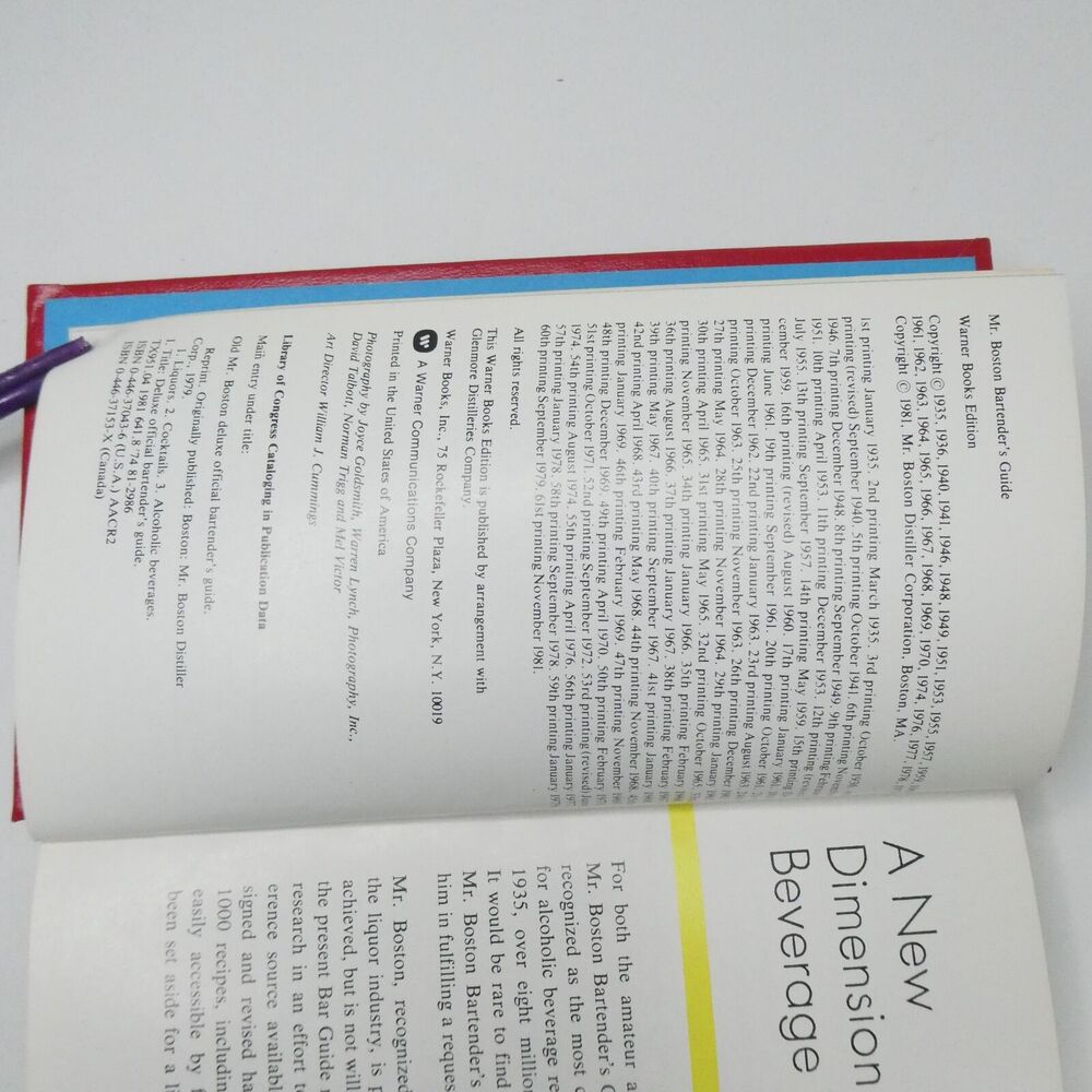 1981 Mr Boston Deluxe Official Bartenders Guide Red 61st Edition Hardcover - Picture 7 of 13